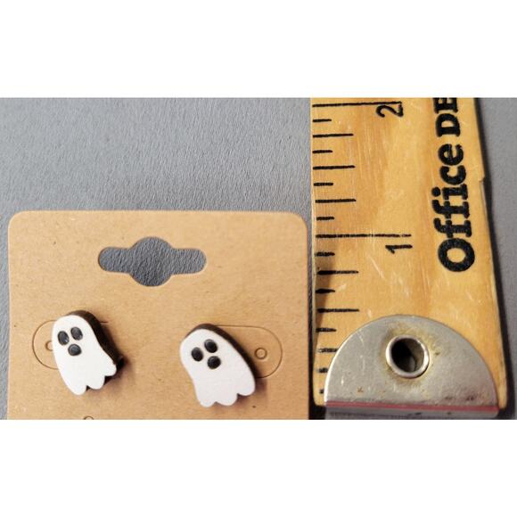 Halloween Wooden Ghost Stud Earrings Painted White Black Fun Spooky New - Picture 3 of 4